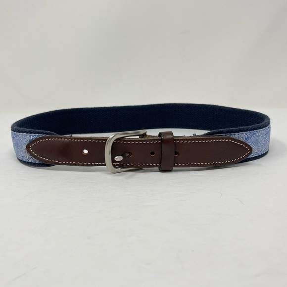 Vineyard Vines Belt Mens 26 Blue White Surcingle Waves Brown Leather Made in USA - Picture 2 of 10